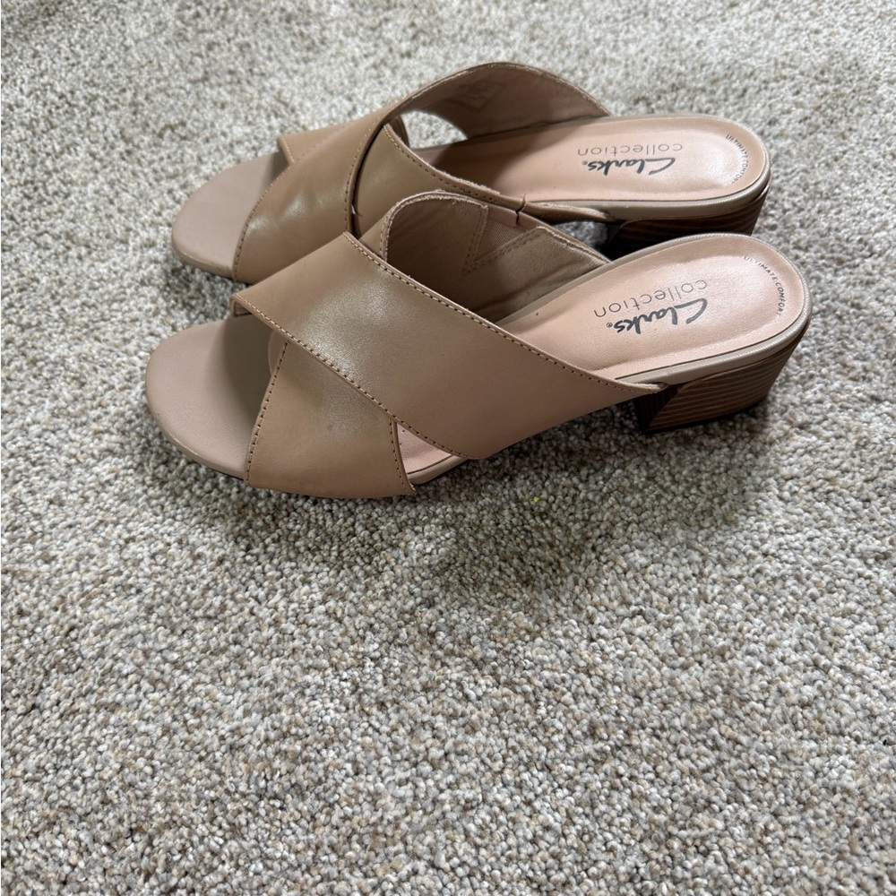 Clarks Tan Crossover Ultimate Comfort Low Heel Sandals 7